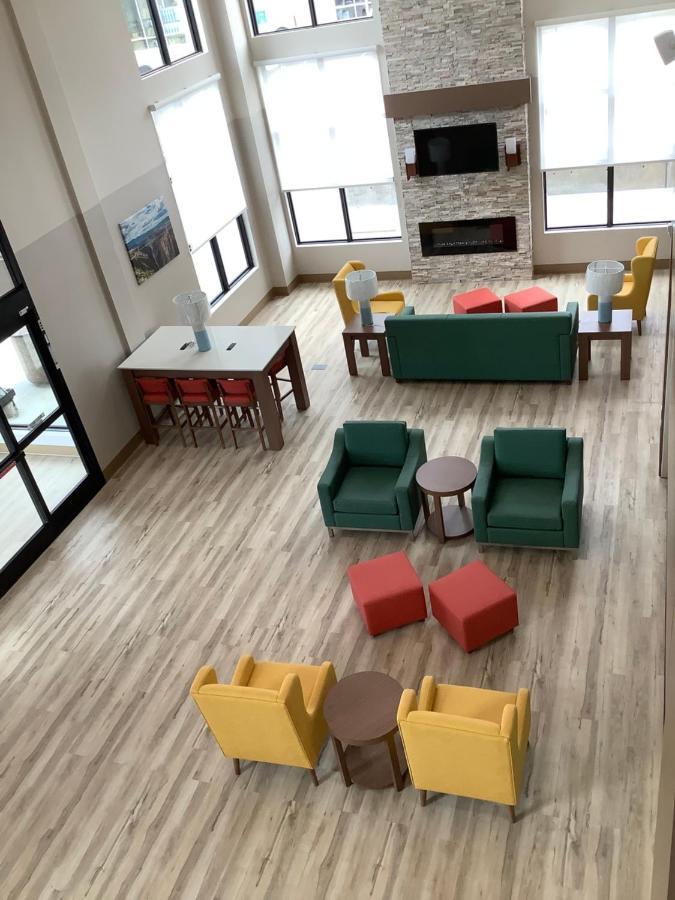 Comfort Suites Colorado Springs East - Medical Center Area Dış mekan fotoğraf