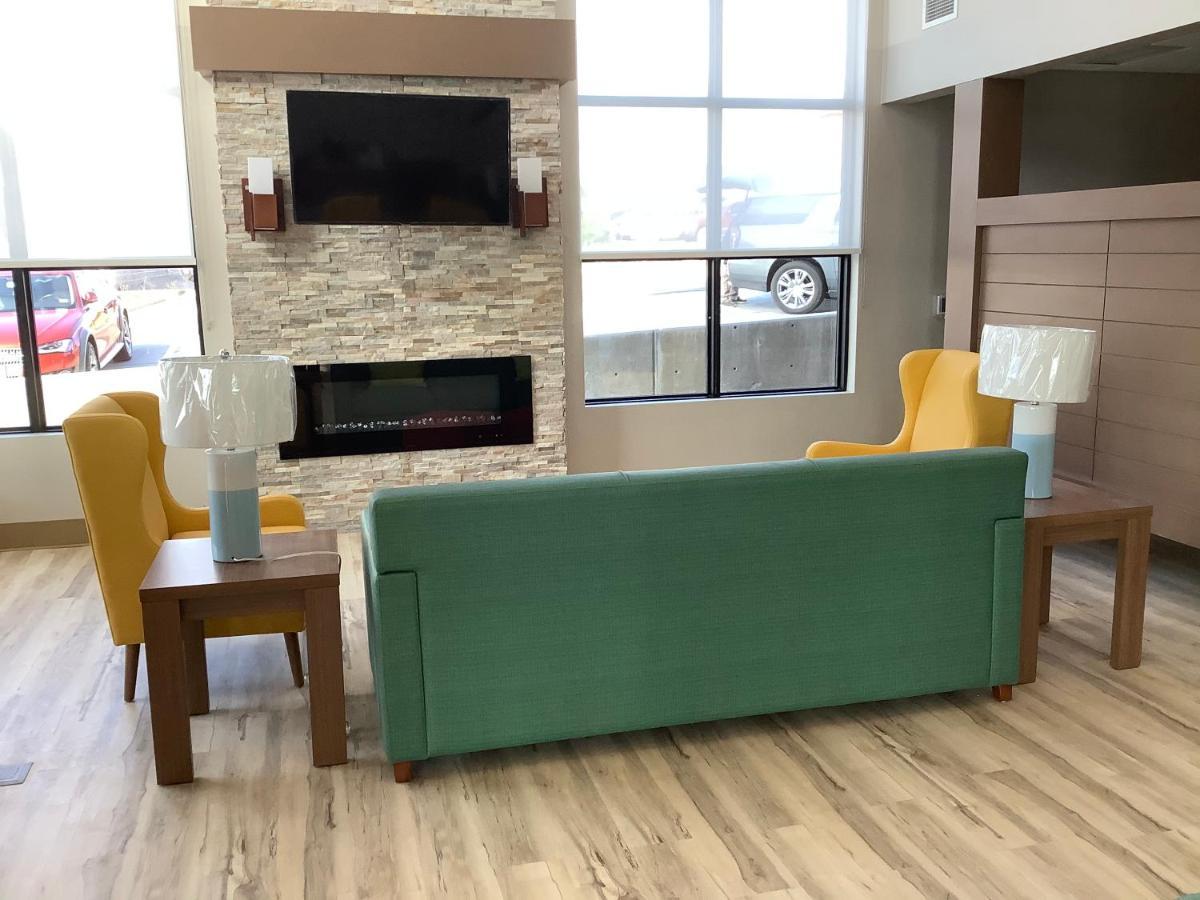 Comfort Suites Colorado Springs East - Medical Center Area Dış mekan fotoğraf