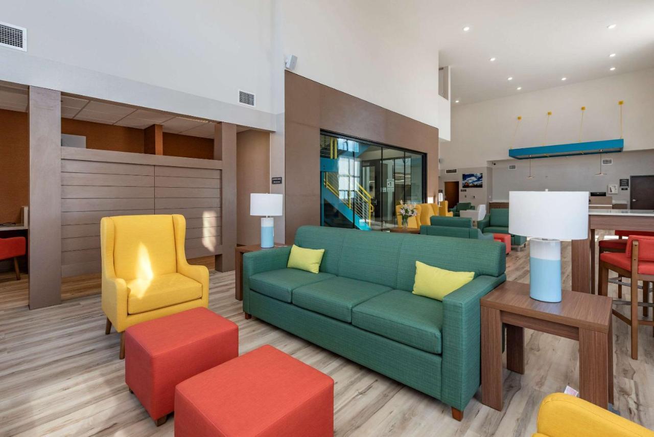 Comfort Suites Colorado Springs East - Medical Center Area Dış mekan fotoğraf