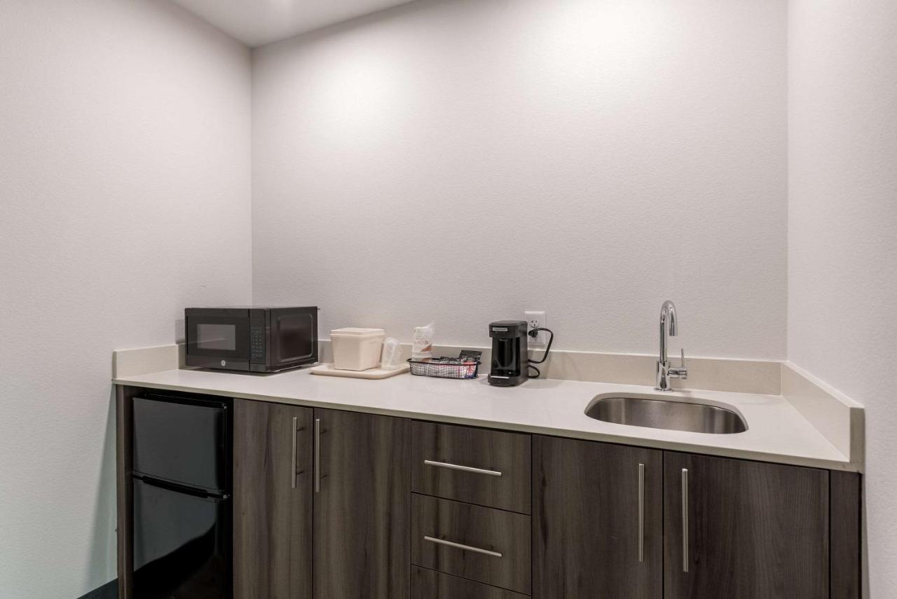 Comfort Suites Colorado Springs East - Medical Center Area Dış mekan fotoğraf