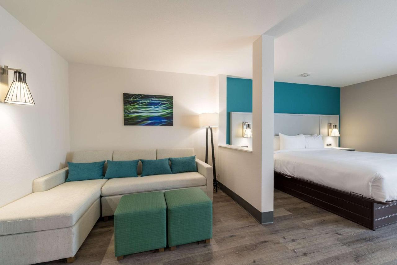 Comfort Suites Colorado Springs East - Medical Center Area Dış mekan fotoğraf
