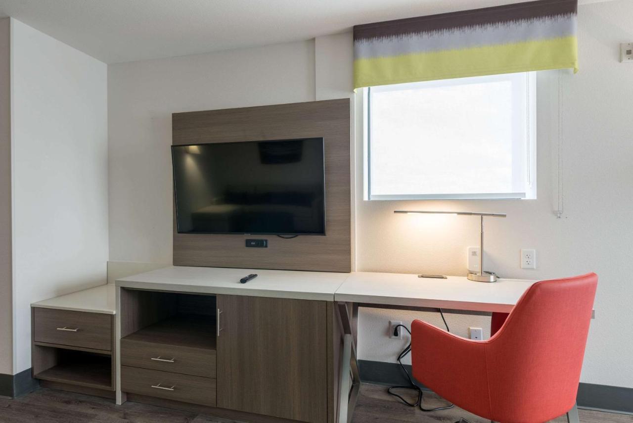 Comfort Suites Colorado Springs East - Medical Center Area Dış mekan fotoğraf