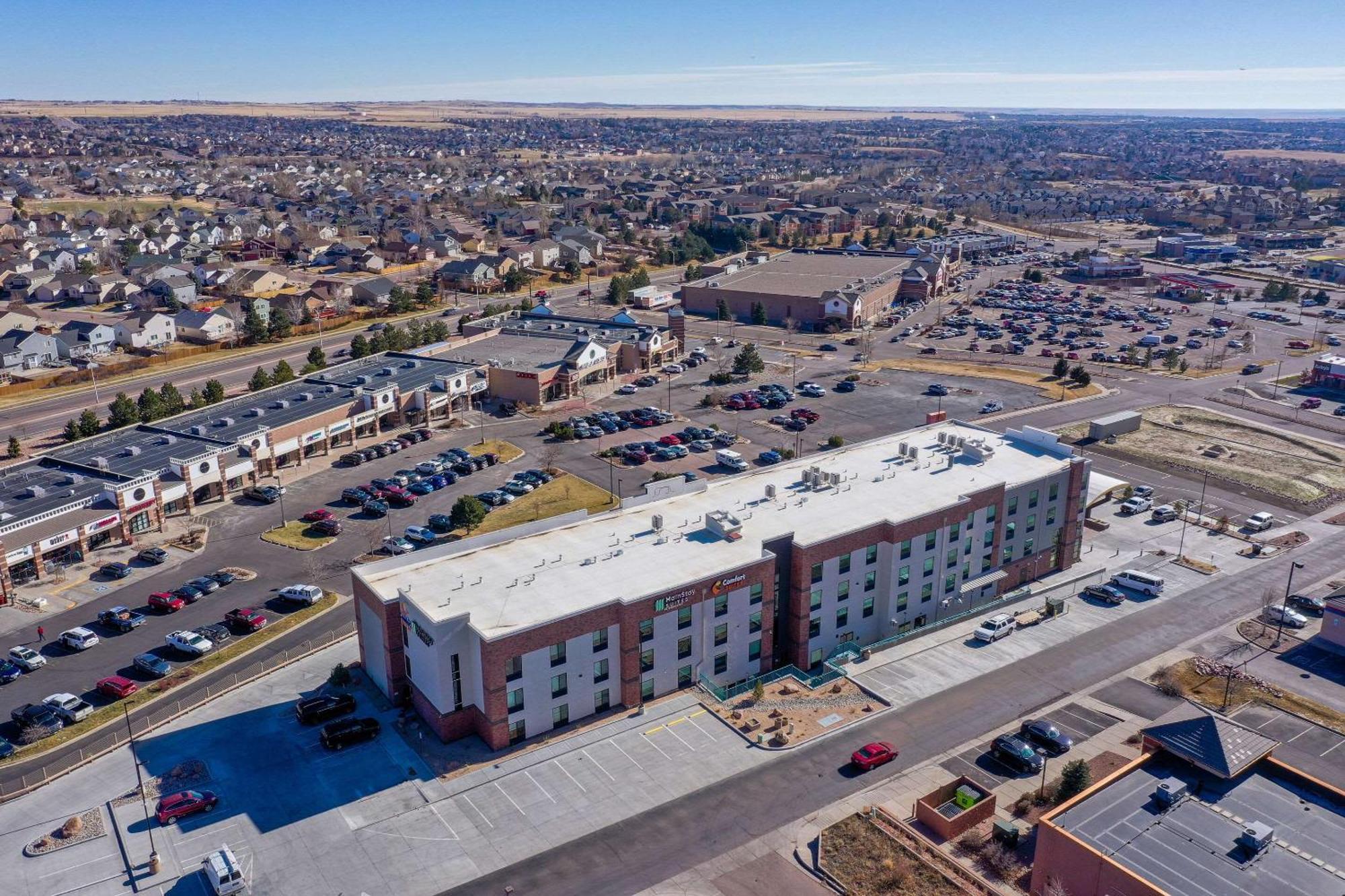 Comfort Suites Colorado Springs East - Medical Center Area Dış mekan fotoğraf