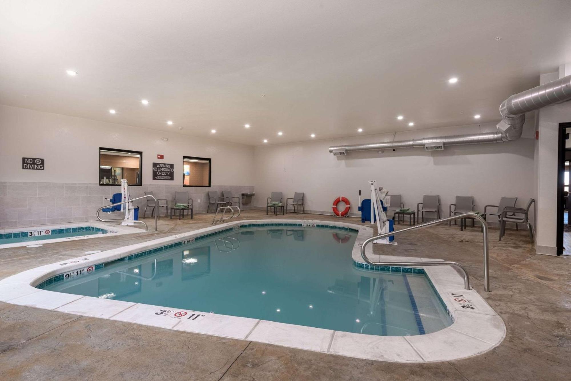 Comfort Suites Colorado Springs East - Medical Center Area Dış mekan fotoğraf