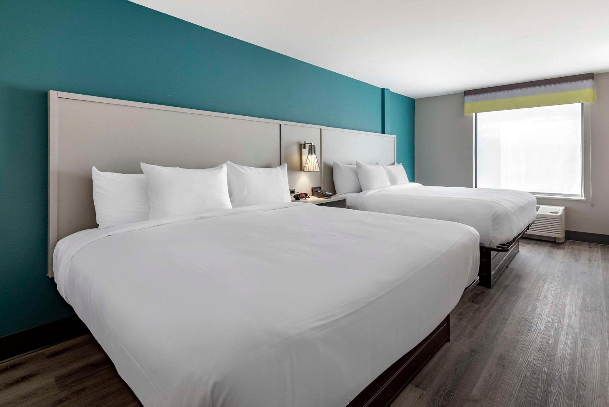 Comfort Suites Colorado Springs East - Medical Center Area Dış mekan fotoğraf