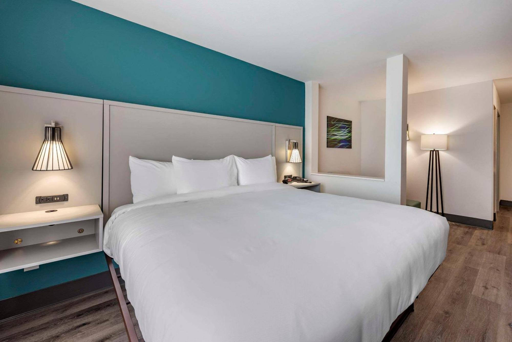 Comfort Suites Colorado Springs East - Medical Center Area Dış mekan fotoğraf